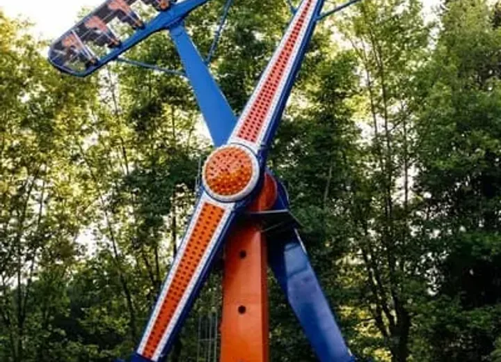 Корсар в парке Ривьера