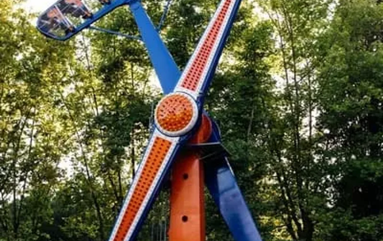 Корсар в парке Ривьера
